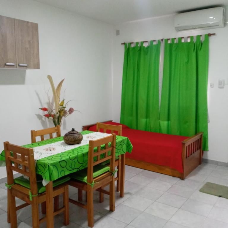 Miró departamento con cochera - Apartamento de 1 dormitorio - 5