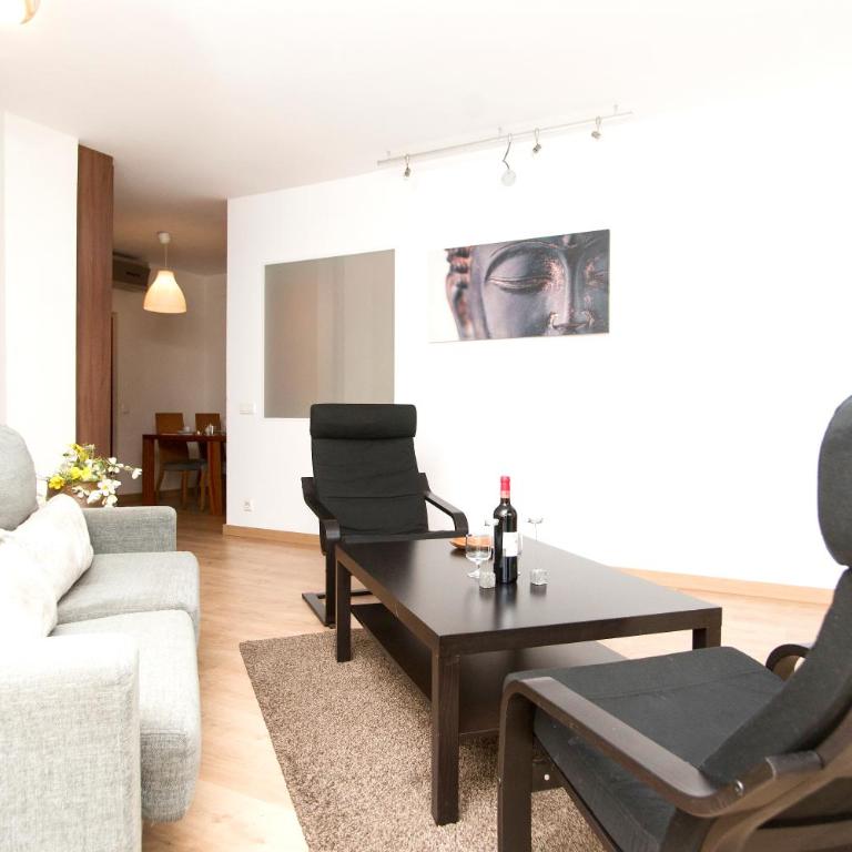 Apartment Bright Sagrada Familia - Two-Bedroom Apartment - 17