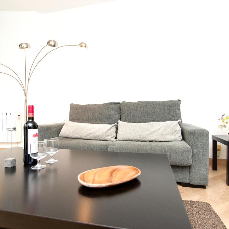 Apartment Bright Sagrada Familia - Two-Bedroom Apartment - 12