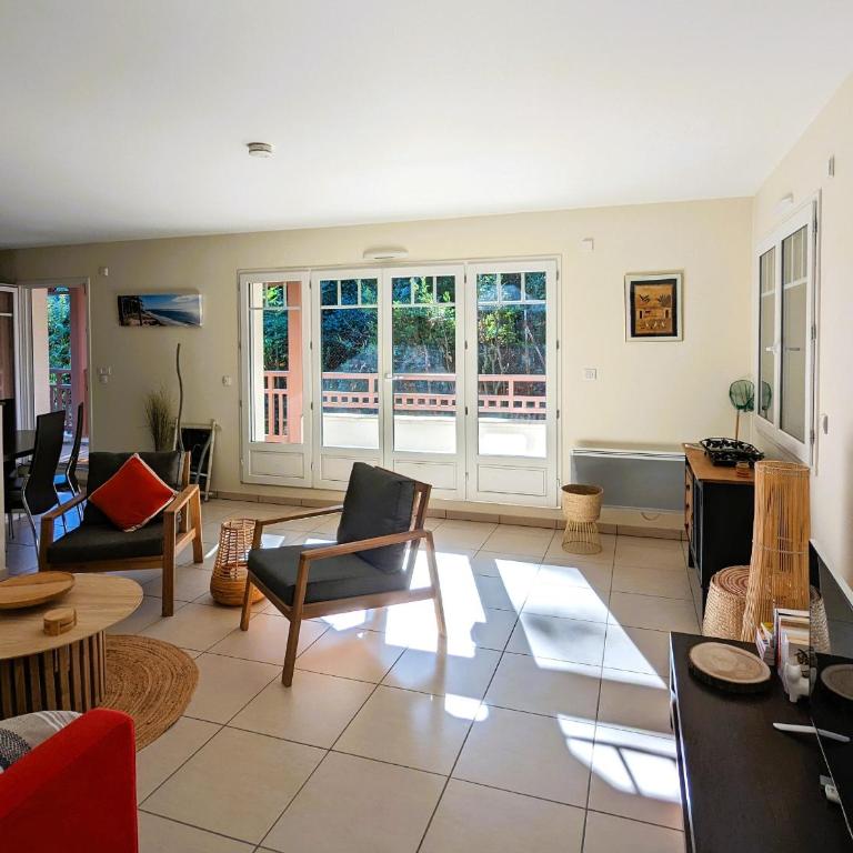 T3 76m² avec terrasse, balcon, à 100m de la plage d'Eyrac, parking et WIFI - FR-1-420-154 - Apartment - 2
