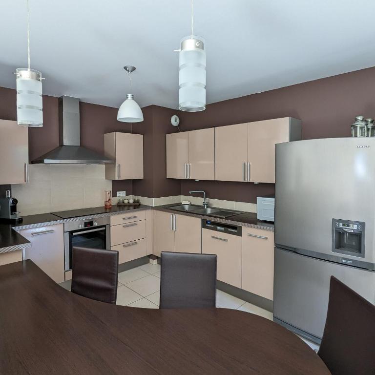 T3 76m² avec terrasse, balcon, à 100m de la plage d'Eyrac, parking et WIFI - FR-1-420-154 - Apartment - 5