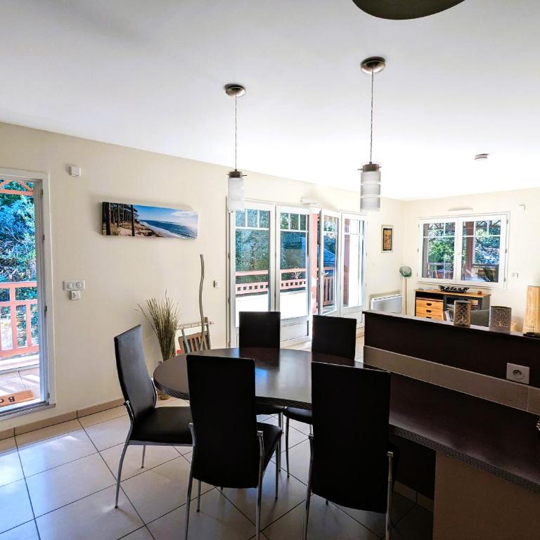 T3 76m² avec terrasse, balcon, à 100m de la plage d'Eyrac, parking et WIFI - FR-1-420-154 - Apartment - 7