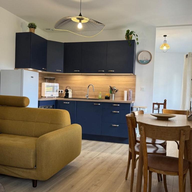 Apartment with Wifi near city center - Apartment - 3