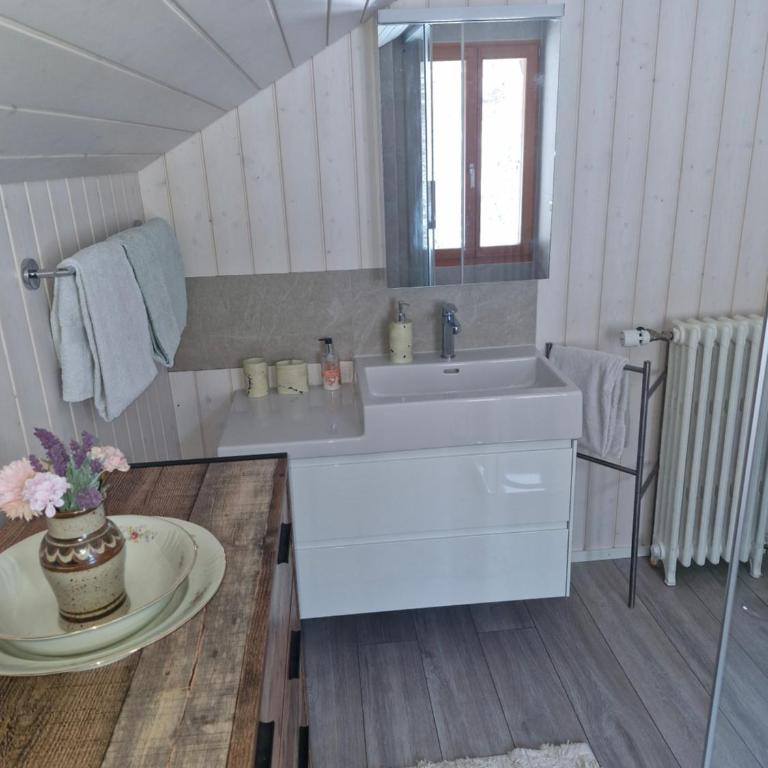Traditional Ski Chalet in Wengen - Top Floor - Apartment mit 1 Schlafzimmer - 16