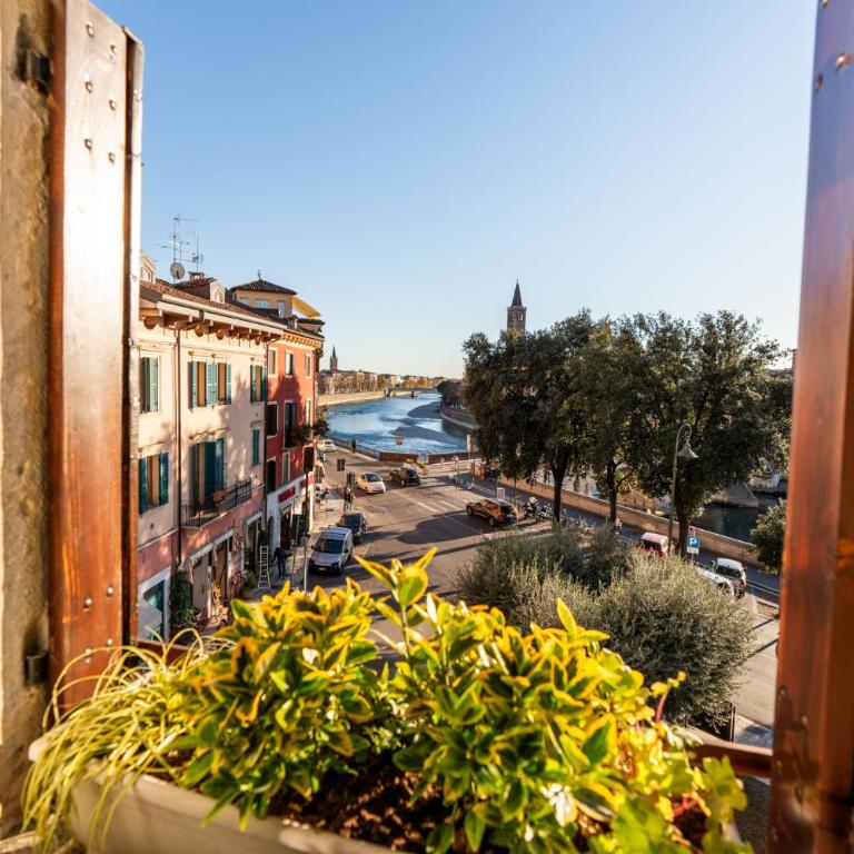 La finestra sul Ponte by Postcardsfrom - Appartamento con 1 Camera da Letto e Vista Fiume - 43