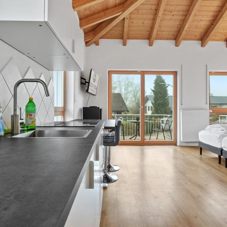 Cozystays - Apartment - 10
