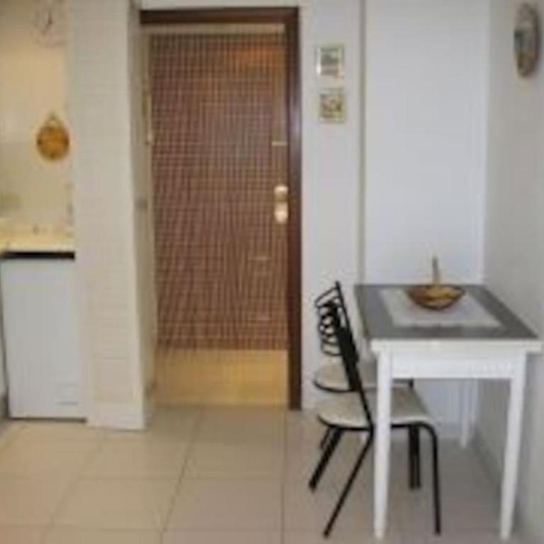 ACOGEDOR APARTAMENTO con PISCINA PRÓXIMO A LA PLAYA - Apartamento de 2 dormitorios - 4
