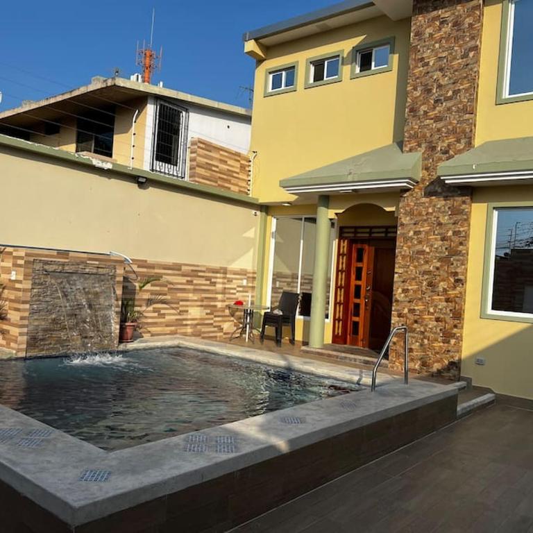 Casa dos plantas con piscina - Casa de 3 dormitorios - 7