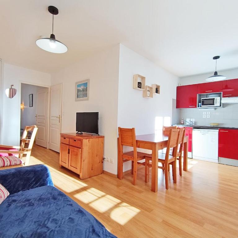 Le Coudon, T2, centre Luchon, wifi, casier à skis, ascenseur, 5 personnes - Apartamento de 1 dormitorio - 2