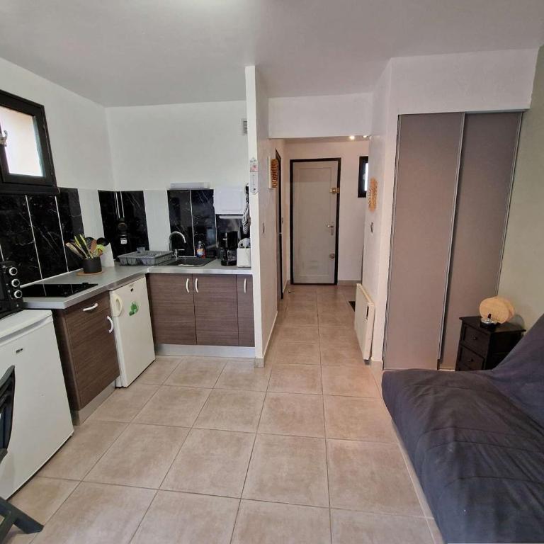 Appartement T1 avec Terrasse, Parking, Proche Plage et Commodités - FR-1-387-207 - Apartamento - 7