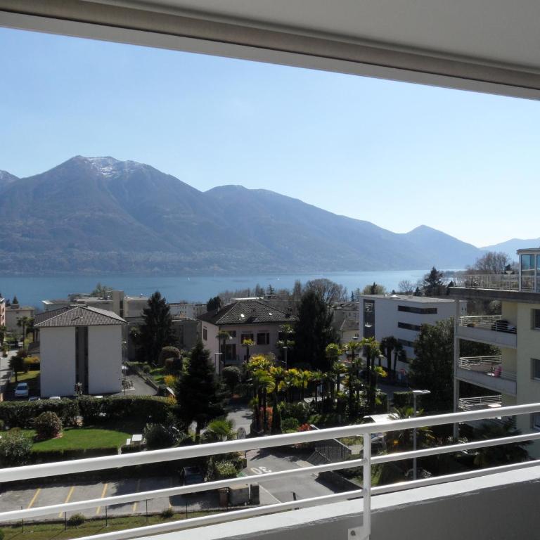 Smart-HOTEL MINUSIO, a Swiss Quality Hotel - Double Room with Balcony and Partial Lake View - 3