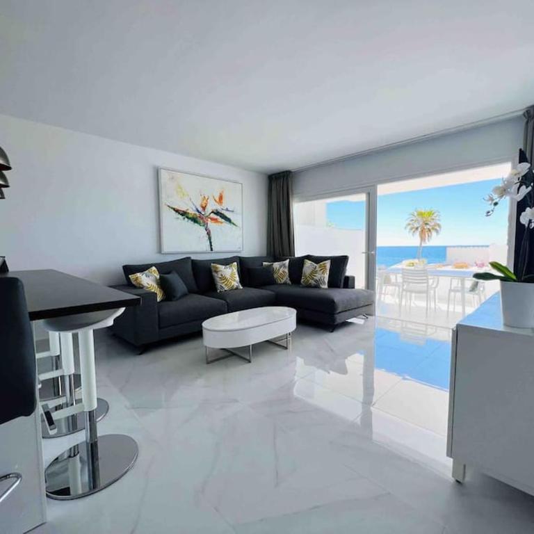 Modern, spacious 3 bedroom apartment with sea view - Three-Bedroom Apartment - 1