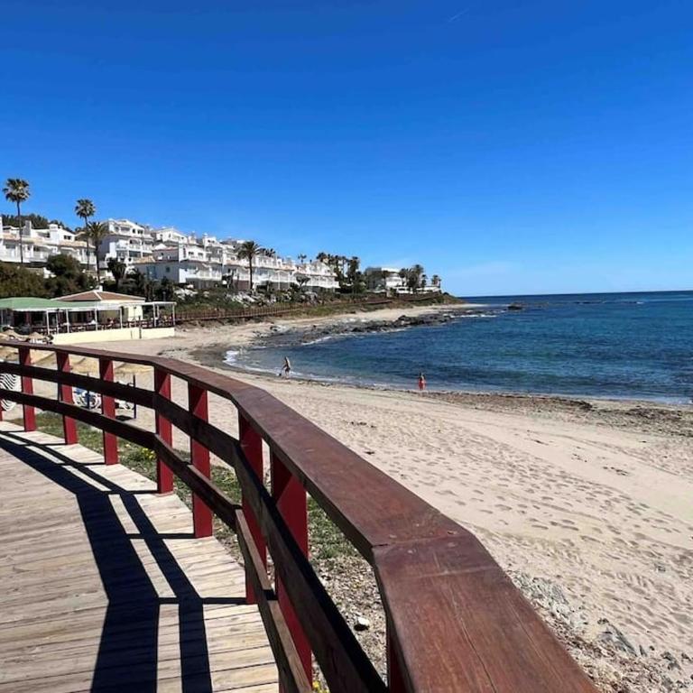 Modern, spacious 3 bedroom apartment with sea view - Three-Bedroom Apartment - 27