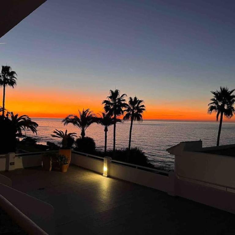 Modern, spacious 3 bedroom apartment with sea view - Three-Bedroom Apartment - 24