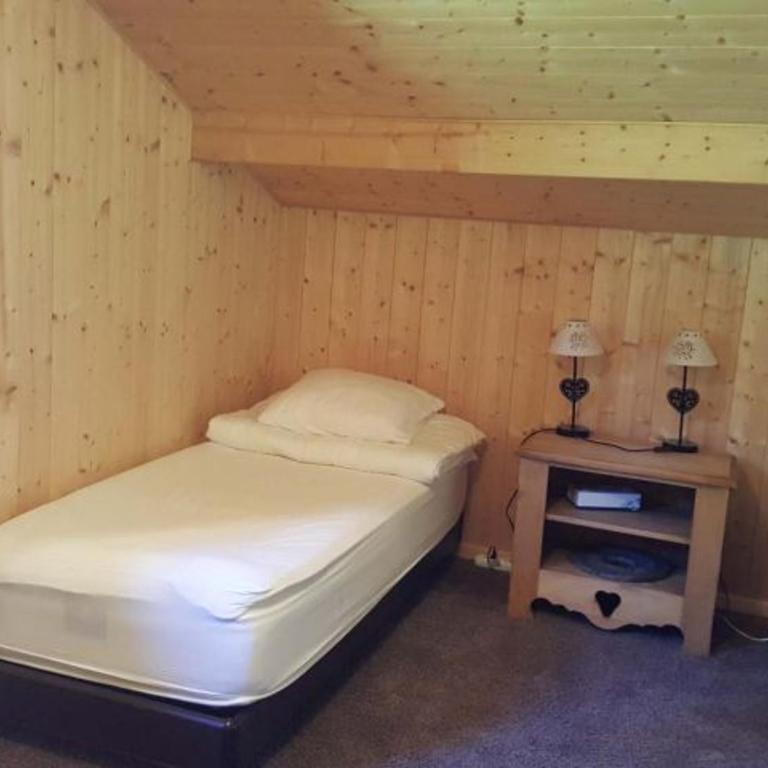 Chalet de luxe 9 pers. avec cheminée, proche télécabines, Wi-Fi, équipements complets et terrasse - FR-1-676-87 - Chalet - 11