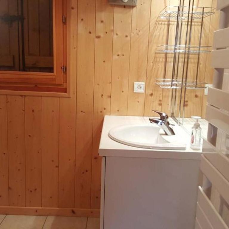Chalet de luxe 9 pers. avec cheminée, proche télécabines, Wi-Fi, équipements complets et terrasse - FR-1-676-87 - Chalet - 14