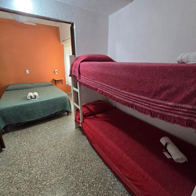 Hotel Nuevo Splendid en la Peatonal - Habitación Familiar con baño privado - 2