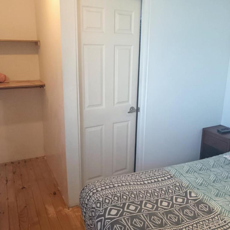Pichilemuhostel SurfersView - Double Room with Private Bathroom - 9