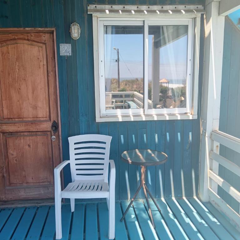 Pichilemuhostel SurfersView - Double Room with Private Bathroom - 10
