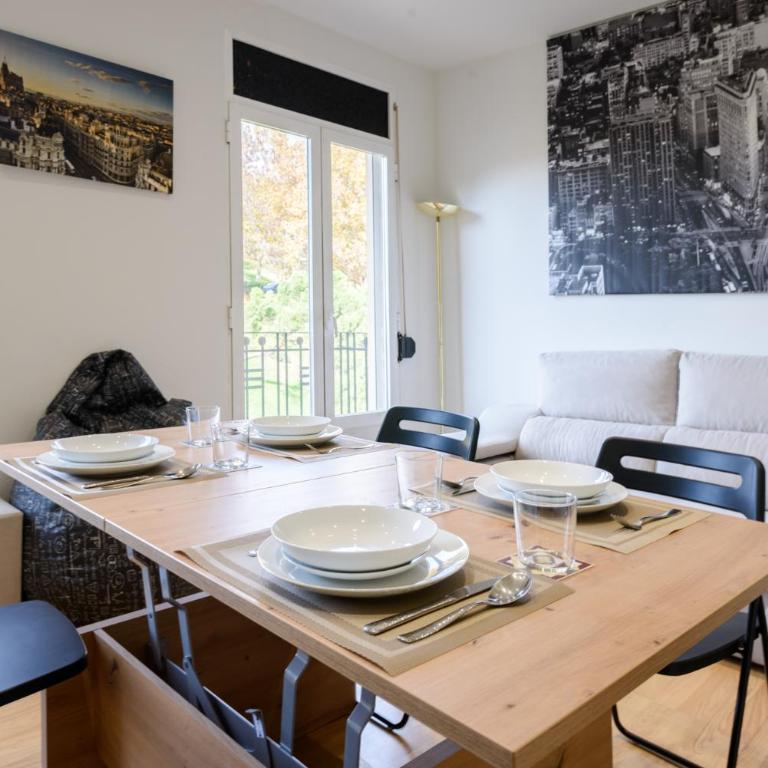 Amplio Piso en Madrid Centro con Vistas al Templo de Debod - Two-Bedroom Apartment - 12
