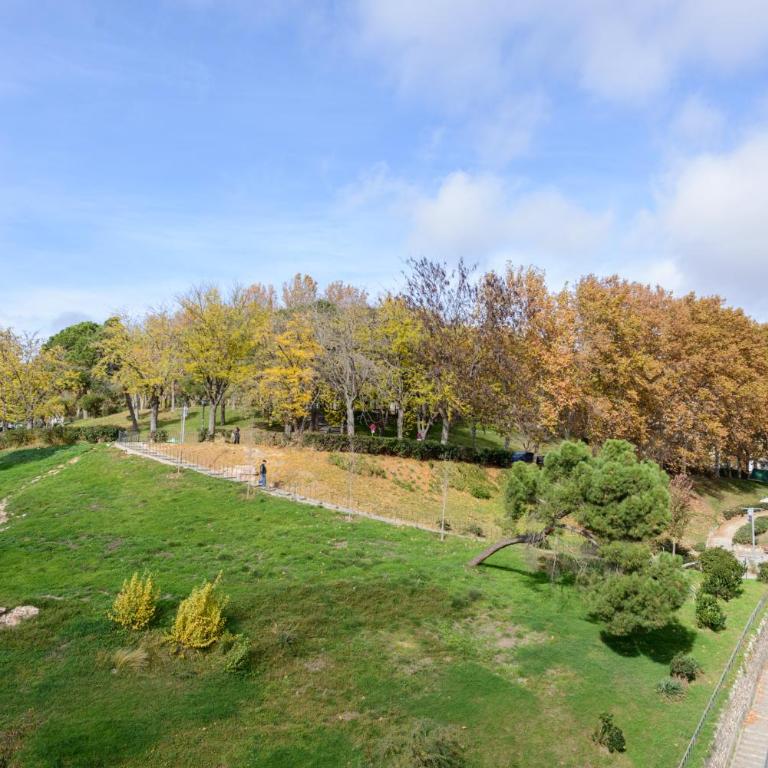 Amplio Piso en Madrid Centro con Vistas al Templo de Debod - Two-Bedroom Apartment - 46