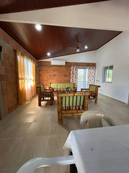 La Gema De Quindio Montenegro con AC y WiFi 2R - Villa de 2 dormitorios - 9