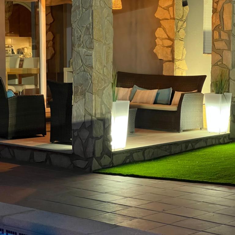 Casa en L Escala con piscina y WIFI free - Casa de 4 dormitorios - 3