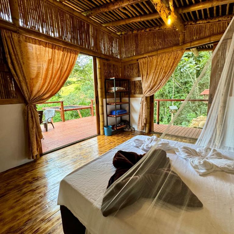 Alojamiento Natural La Cueva de Morgan San Rafael - Habitación Doble Deluxe - 2 camas - 4