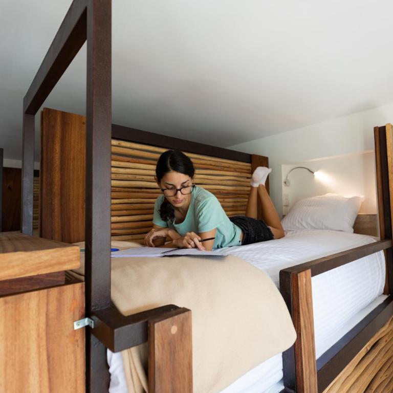 SUUT Hostal Boutique - Bed in 8-Bed Mixed Dormitory Room - 1