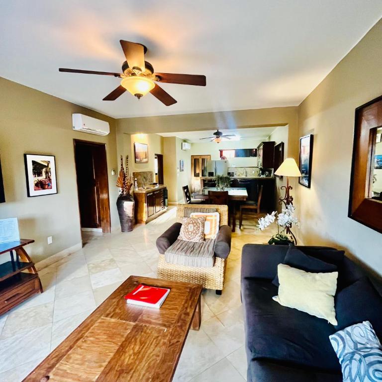 Elegant Pool View w/Balcony| Beach Walk| Hot Tub - Apartamento Premium de 3 dormitorios con vistas al resort - 34