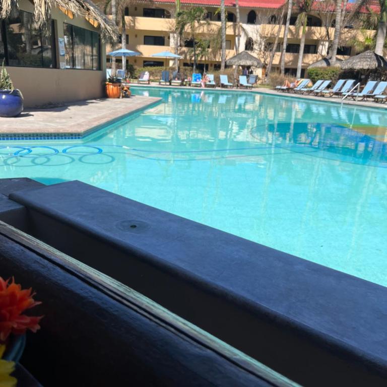 Elegant Pool View w/Balcony| Beach Walk| Hot Tub - Apartamento Premium de 3 dormitorios con vistas al resort - 45