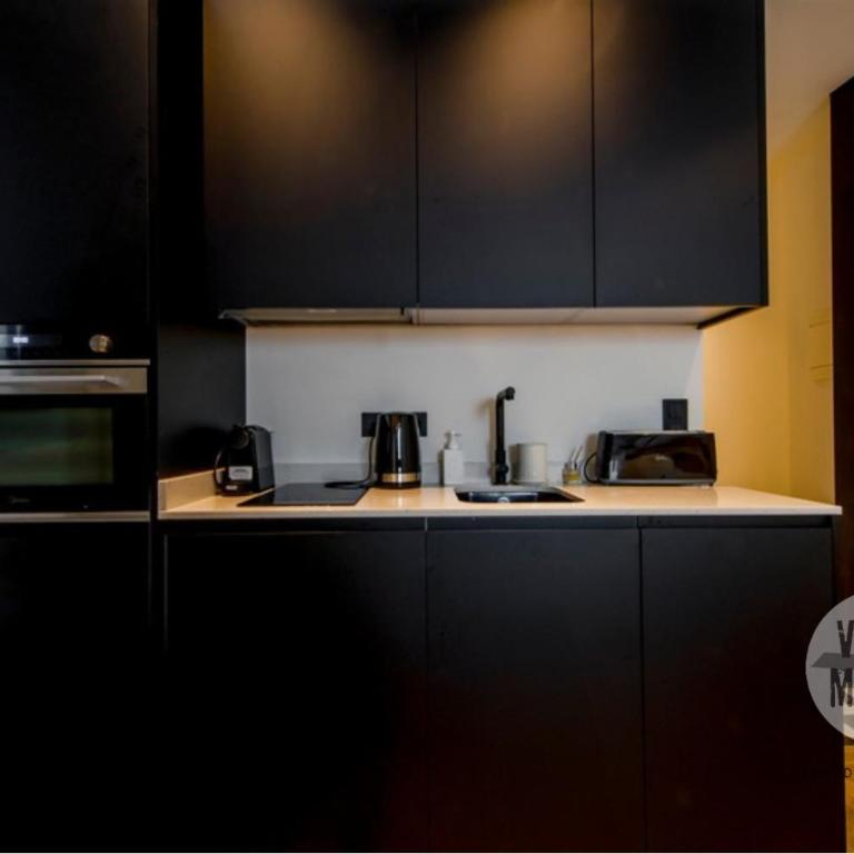 Glamour Madrileño para 6, vive en Calle del Aguila E3 - Apartamento de 2 dormitorios - 6