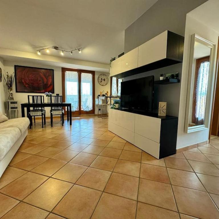 Attico Belvedere - metro C e posto auto - Apartment mit 1 Schlafzimmer und Terrasse - 45