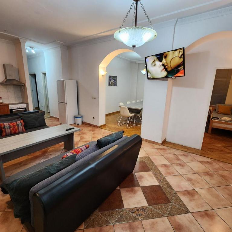 Authentic Belgrade Centre Apartment #3 - Apartman s 4 Spavaće Sobe i Terasom - 1