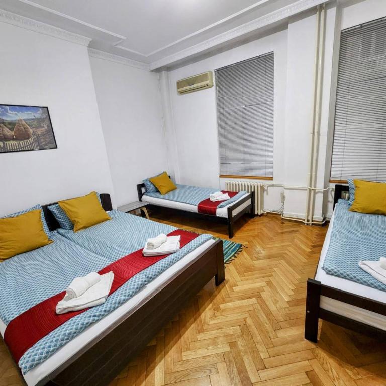 Authentic Belgrade Centre Apartment #3 - Apartman s 4 Spavaće Sobe i Terasom - 2