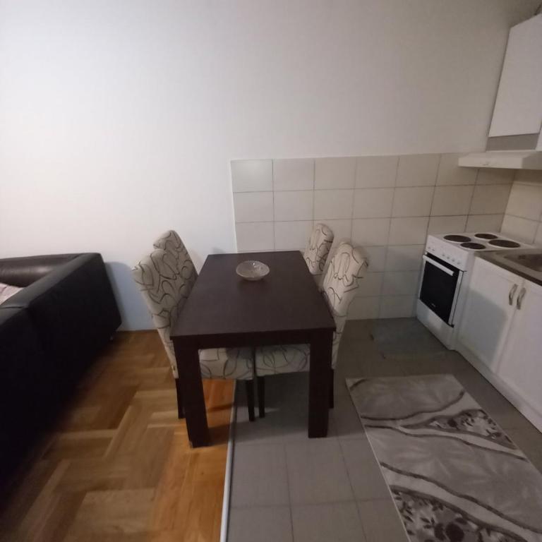 Apartment near hospital Podgorica - Apartman sa 2 Spavaće Sobe - 33