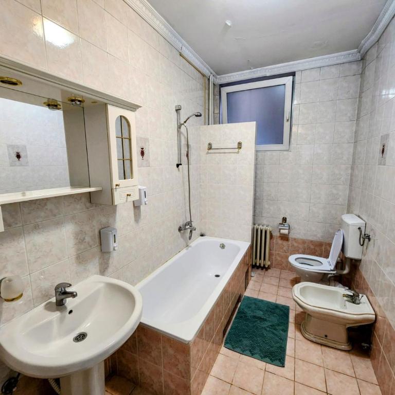 Authentic Belgrade Centre Apartments for large groups, Republic Square - Up to 39 people in 4 apartments - Apartman s 4 Spavaće Sobe i Terasom - 14