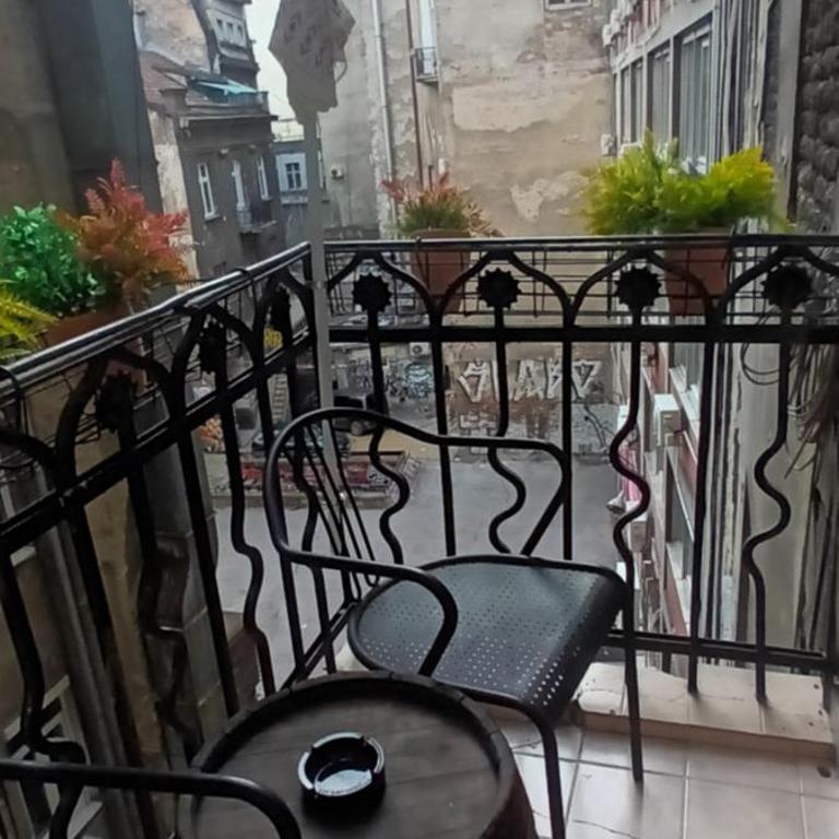 Authentic Belgrade Centre Apartments for large groups, Republic Square - Up to 39 people in 4 apartments - Apartman s 4 Spavaće Sobe i Terasom - 5