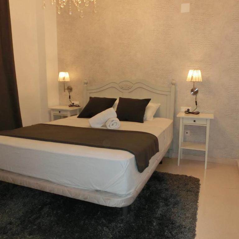 Total Valencia Old City Luxury - One-Bedroom Apartment - 12