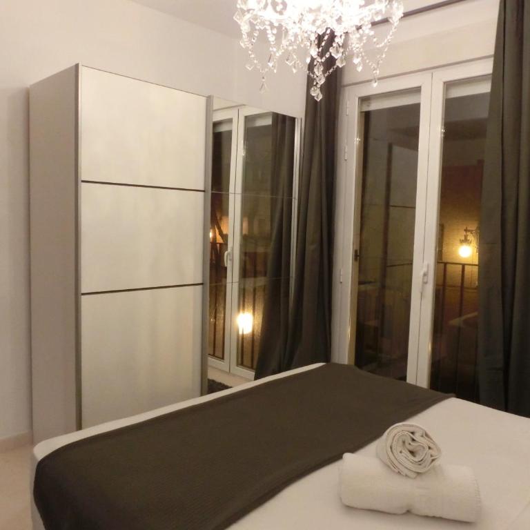 Total Valencia Old City Luxury - One-Bedroom Apartment - 19