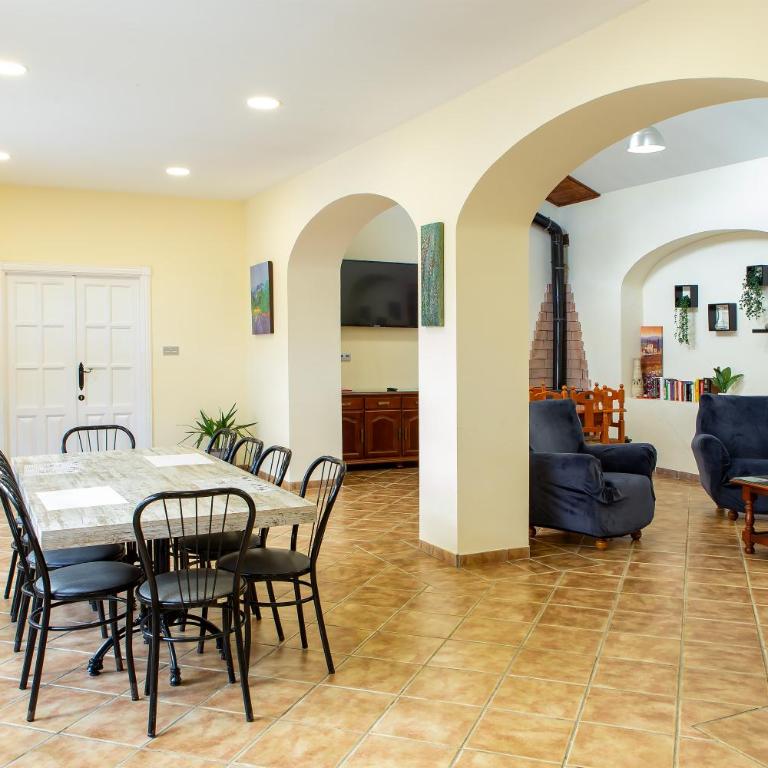Casa Rural La Loma Granero - Quadruple Room with Private Bathroom - 2