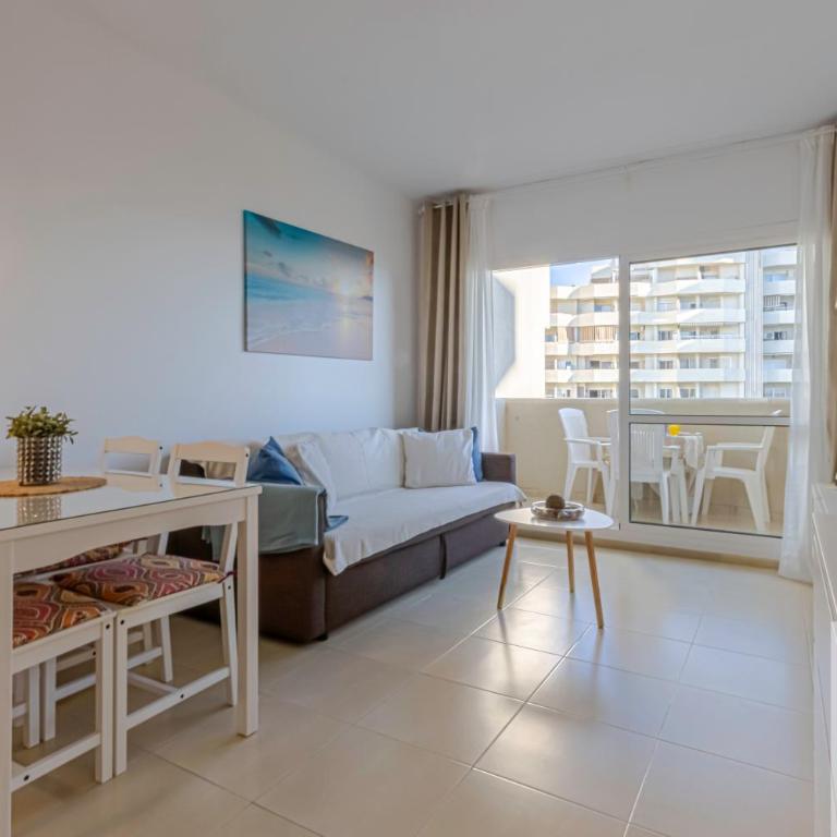 BENAL BEACH Sea View with Excellent Wifi - One-Bedroom Apartment - 10
