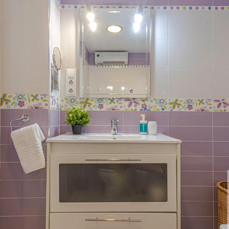 BENAL BEACH Sea View with Excellent Wifi - One-Bedroom Apartment - 21
