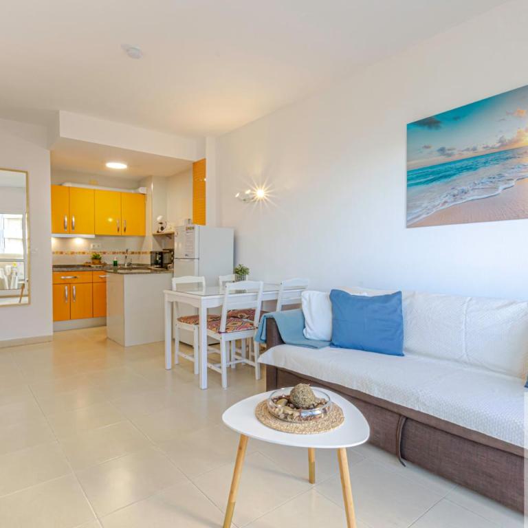 BENAL BEACH Sea View with Excellent Wifi - One-Bedroom Apartment - 20