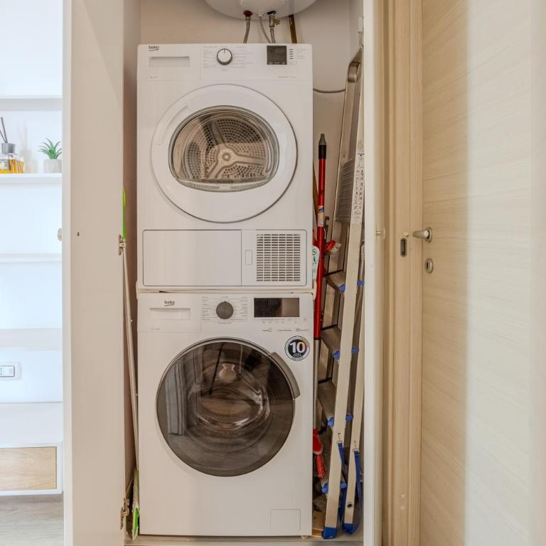 Marina Centro città in pieno centro storico - Appartamento con 2 Camere da Letto - 24