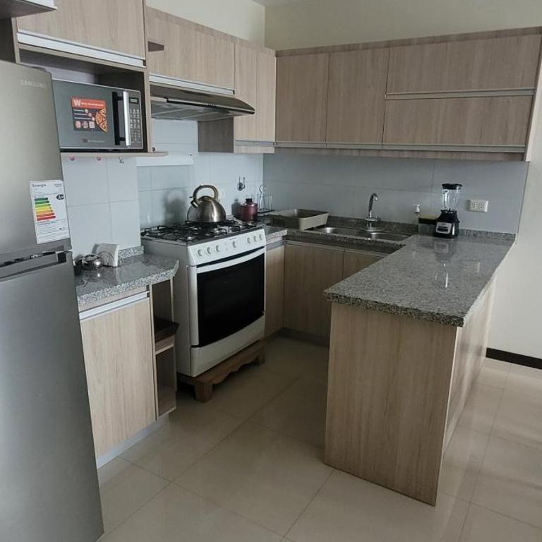 Elegante y Comodo Departamento Amoblado - Apartamento de 3 dormitorios - 3