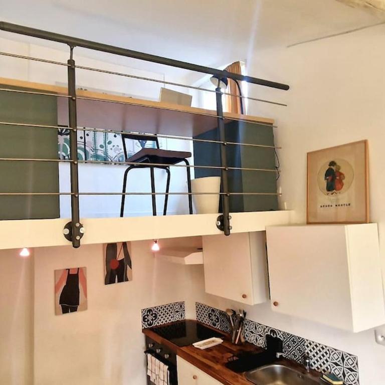 Cocon ensoleillé centre ville historique, Clim Wifi 4 people - Apartment mit 2 Schlafzimmern und Stadtblick - 10