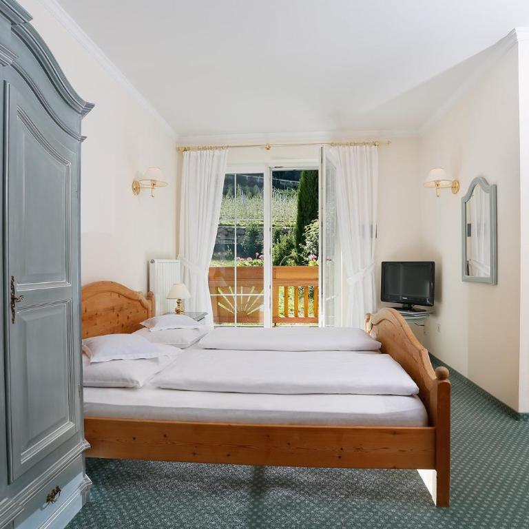 Landhaus Hotel Kristall - Doppelzimmer mit Bergblick - 2