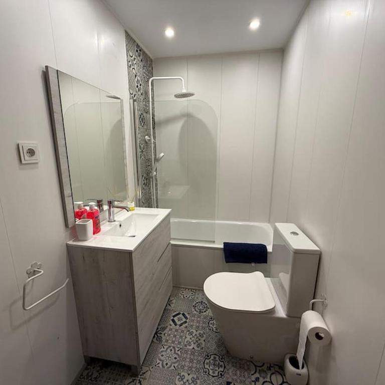 Apartamento Moderno cerca del Mar-Playa y Centro a 2 min - Apartamento de 2 dormitorios - 2