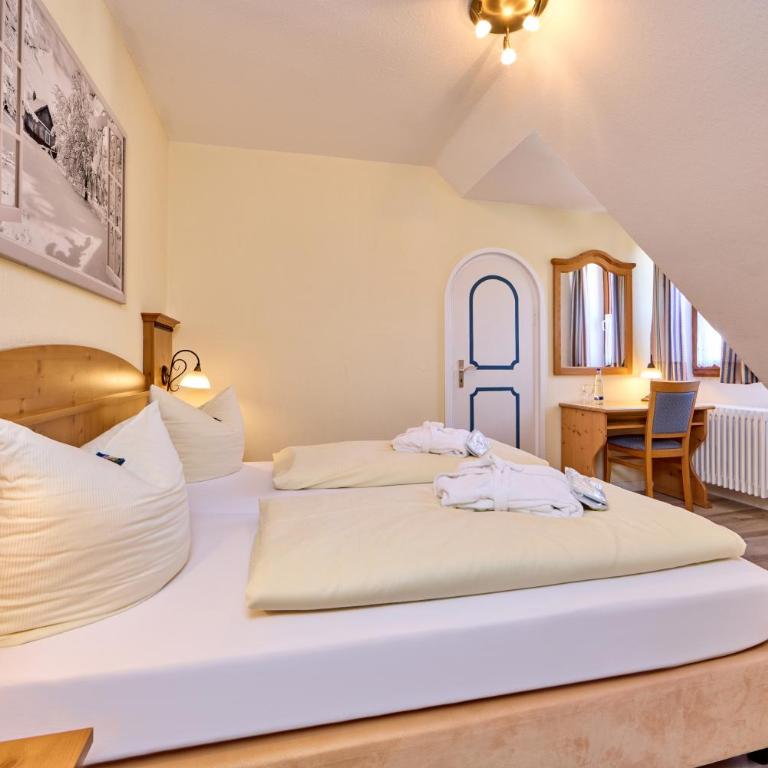 Hotel Vier Jahreszeiten - Familienzimmer (2-4 Erwachsene) - 1
